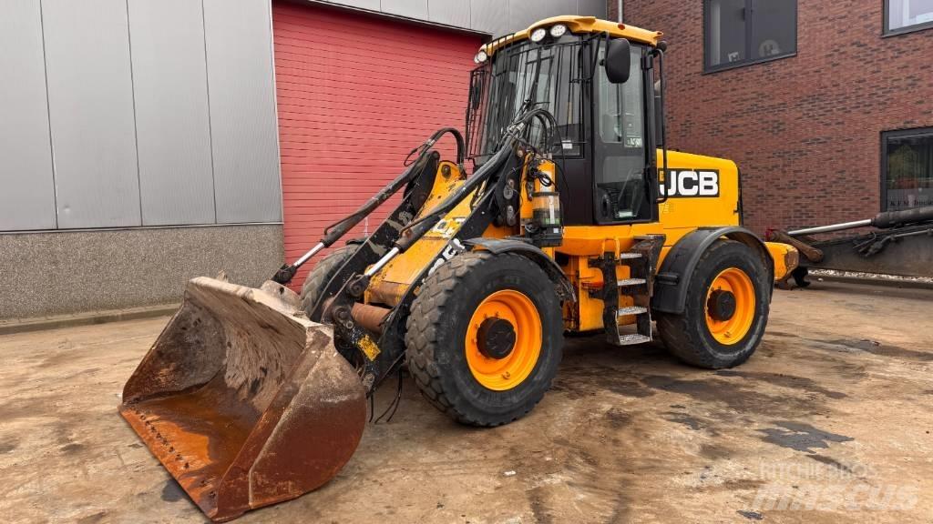 JCB 411 Wheel loaders