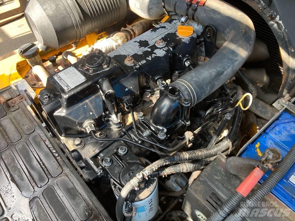 Maximal FD30T Diesel trucks