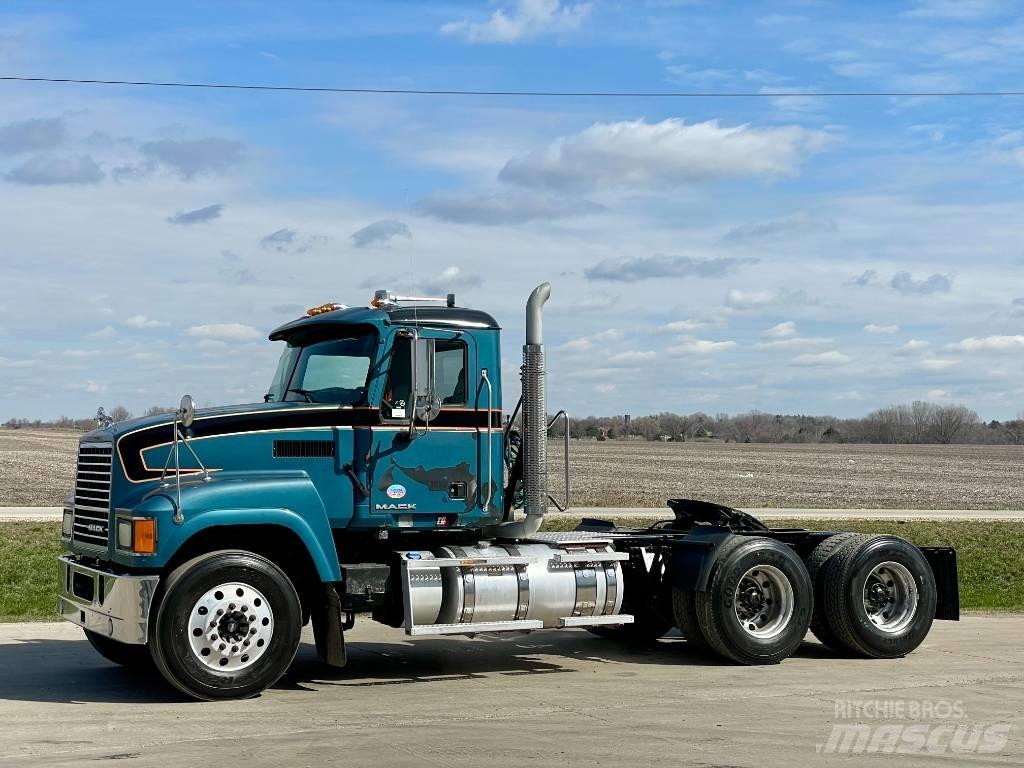 Mack CHU613 Tractor Units
