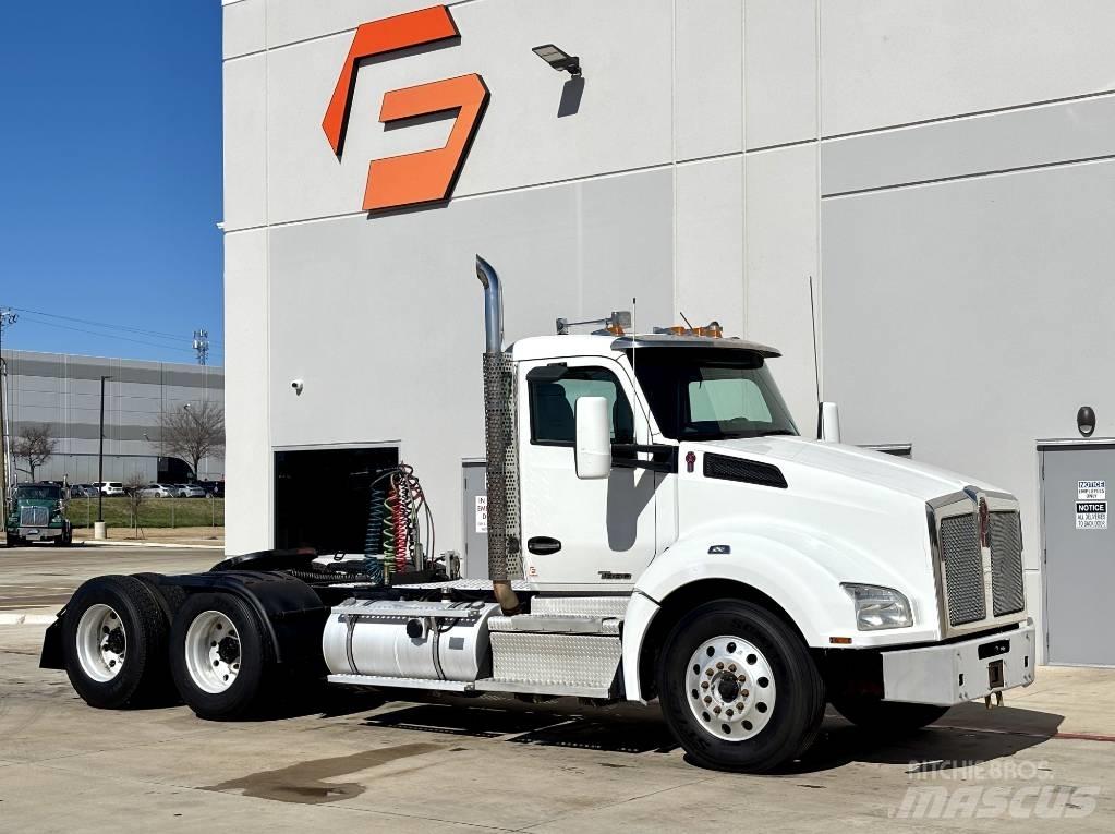 Kenworth T 880 Tractor Units