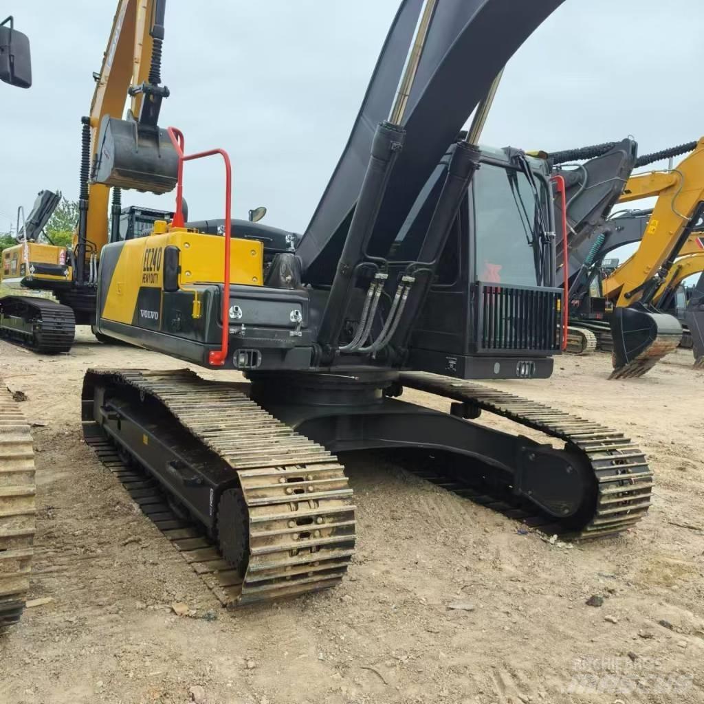 Volvo EC 240 Crawler excavators