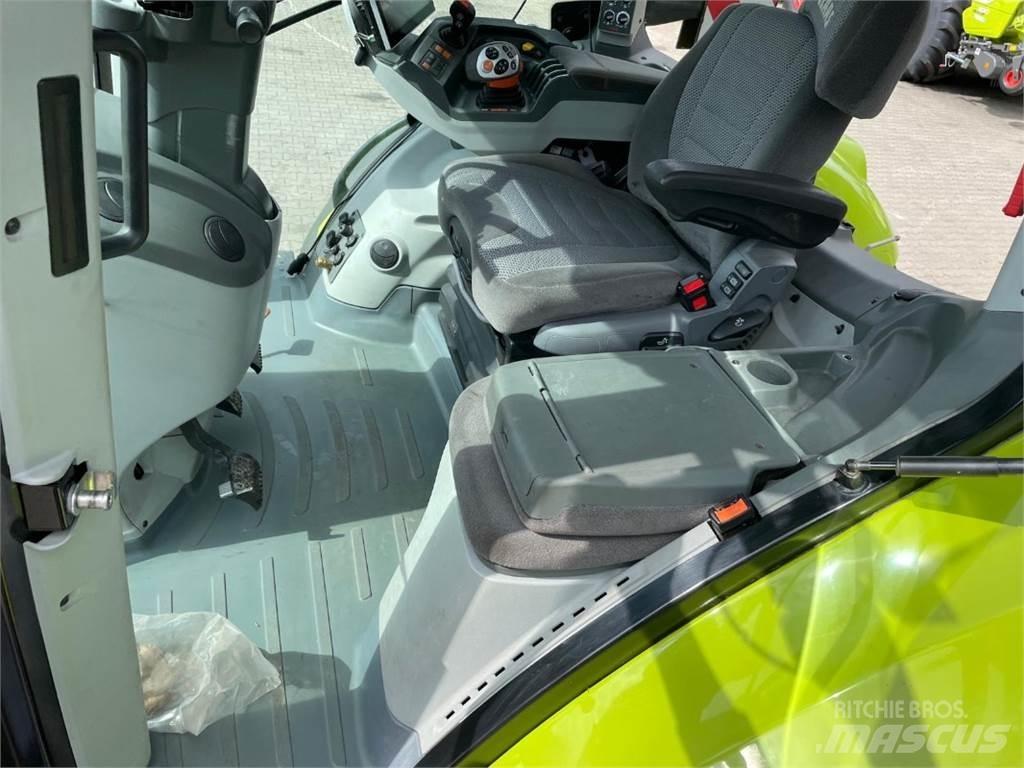 CLAAS Axion 810 CM Tractors