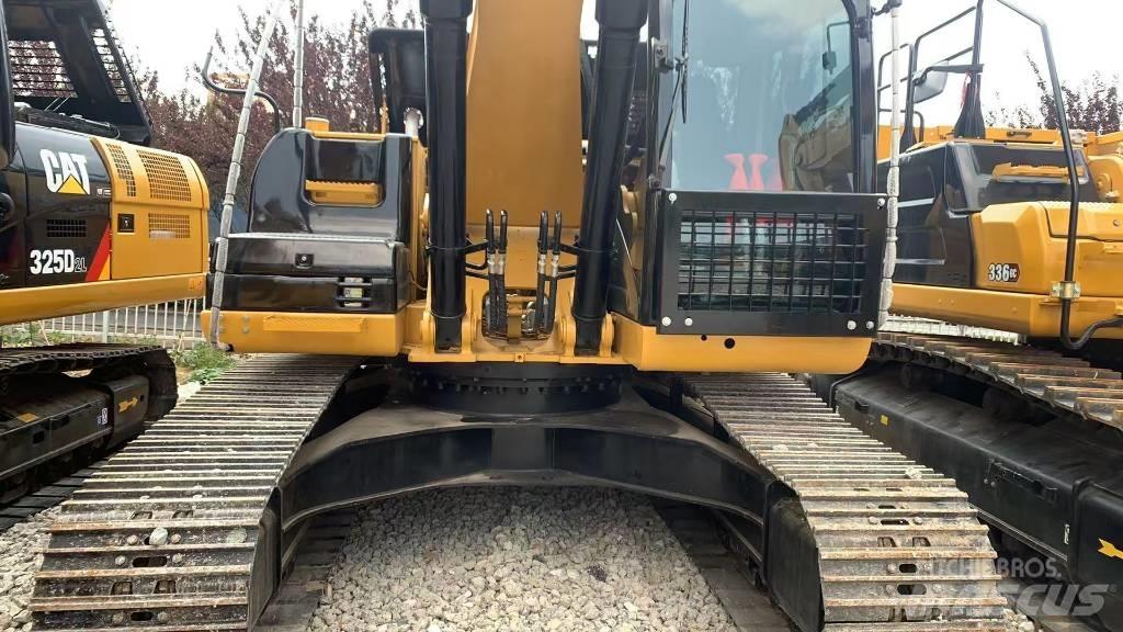 CAT 324 D Crawler excavators