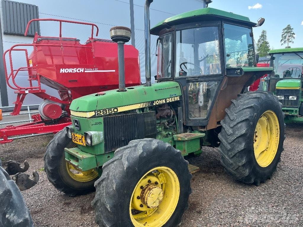John Deere 2850 Tractors