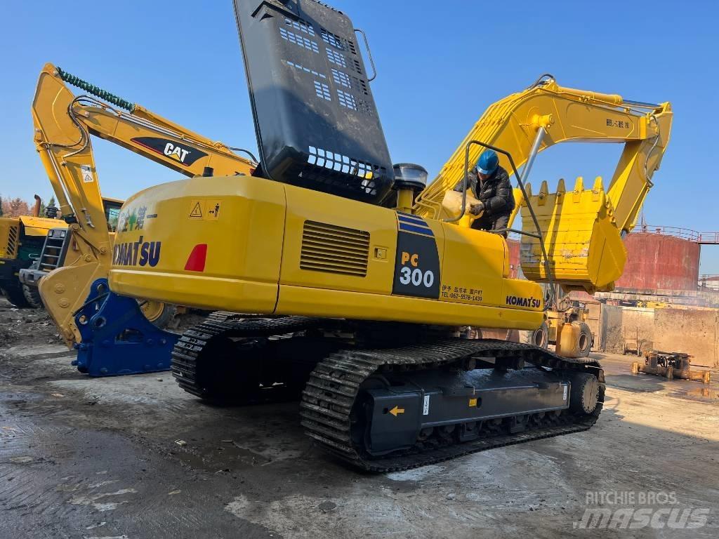 Komatsu PC300 Crawler excavators