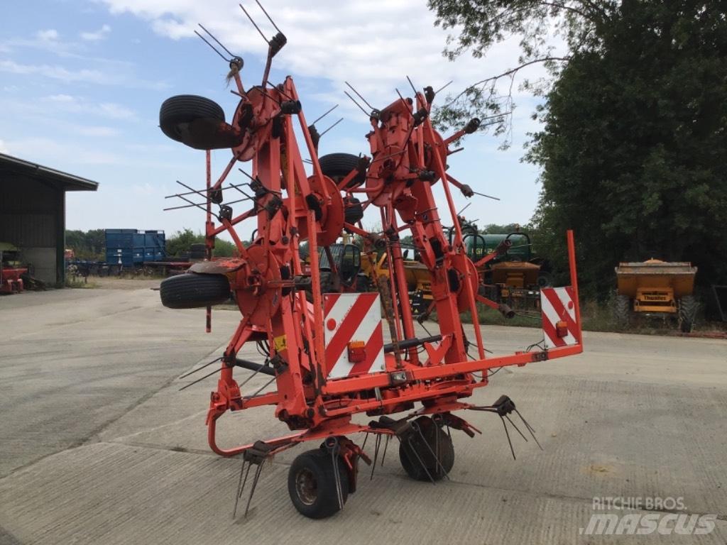 Kuhn GF 8702 Rakes and tedders