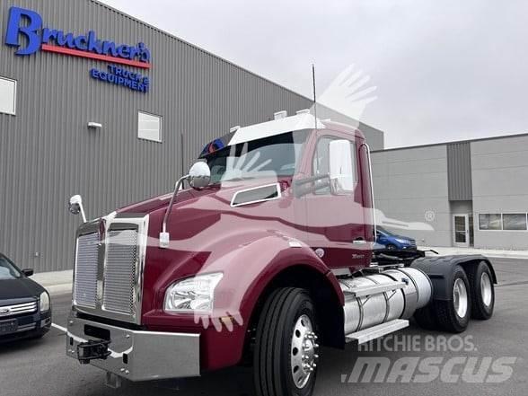 Kenworth T880 Tractor Units