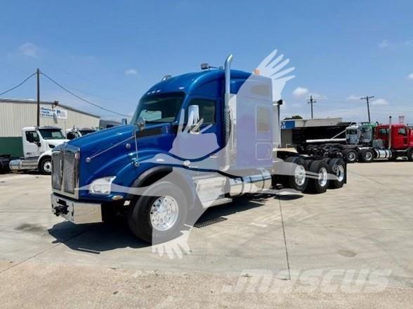 Kenworth T880 Tractor Units