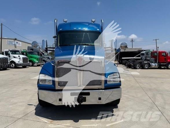 Kenworth T880 Tractor Units