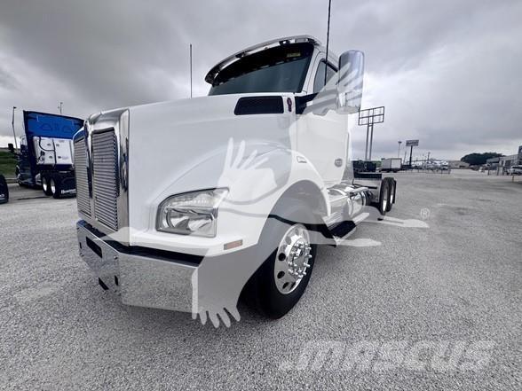 Kenworth T880 Tractor Units
