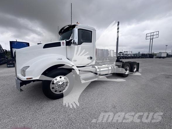 Kenworth T880 Tractor Units