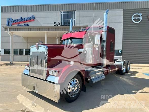 Kenworth W900L Tractor Units