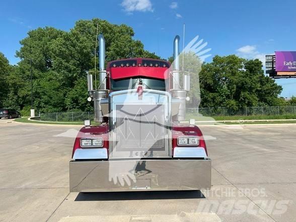 Kenworth W900L Tractor Units