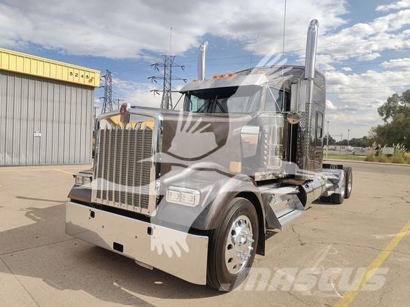 Kenworth W900L Tractor Units