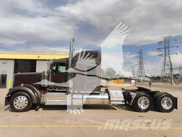 Kenworth W900L Tractor Units