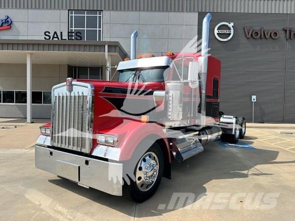 Kenworth W900L Tractor Units