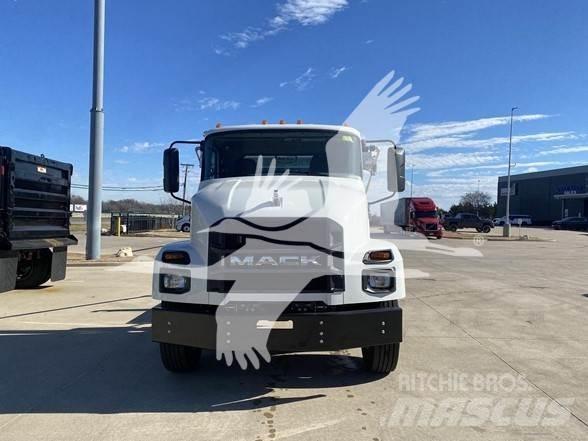 Mack MD6 Construction - Others