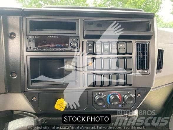 Mack MD6 Construction - Others