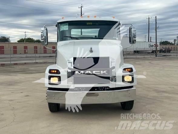 Mack MD6 Construction - Others
