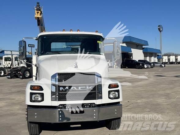 Mack MD6 Construction - Others