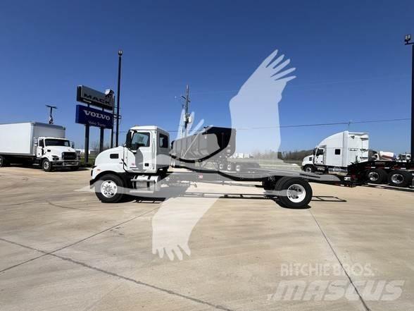 Mack MD6 Chassis Cab trucks