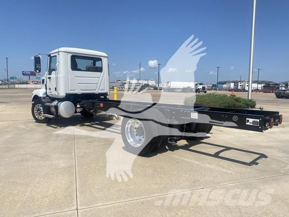 Mack MD6 Chassis Cab trucks