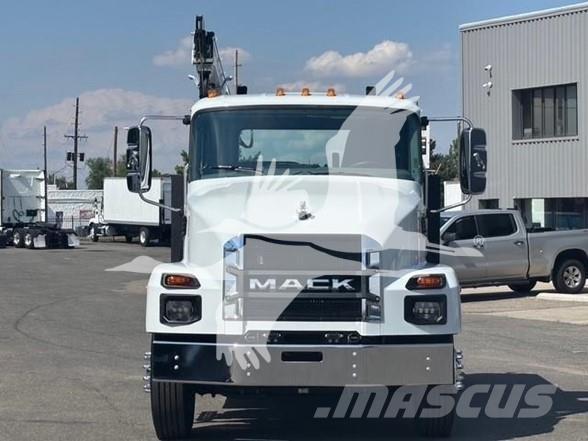 Mack MD6 Construction - Others