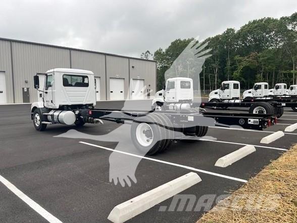 Mack MD6 Chassis Cab trucks