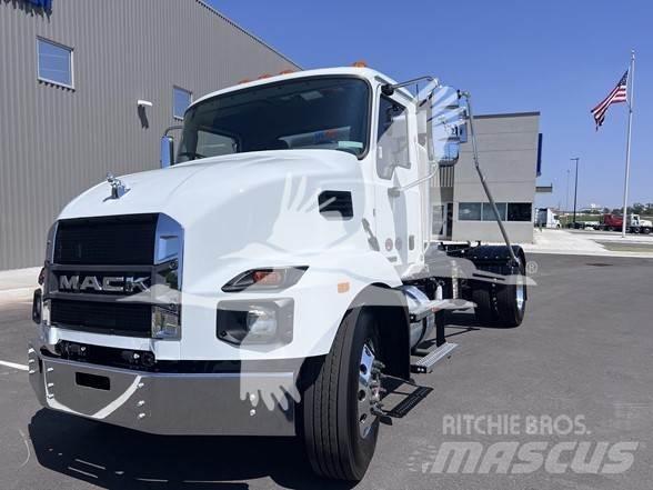 Mack MD7 Construction - Others