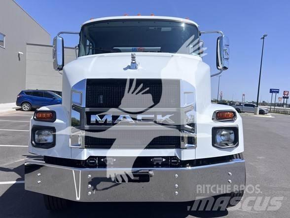 Mack MD7 Construction - Others