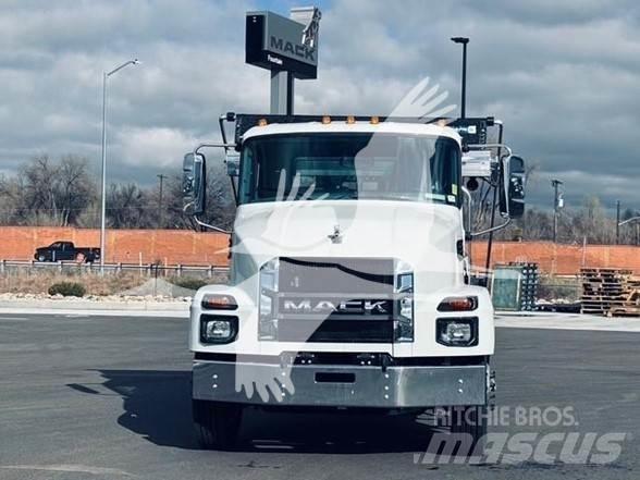 Mack MD7 Construction - Others