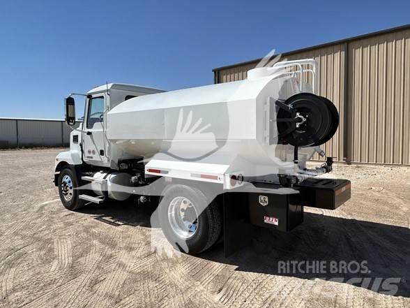 Mack MD7 Tanker trucks