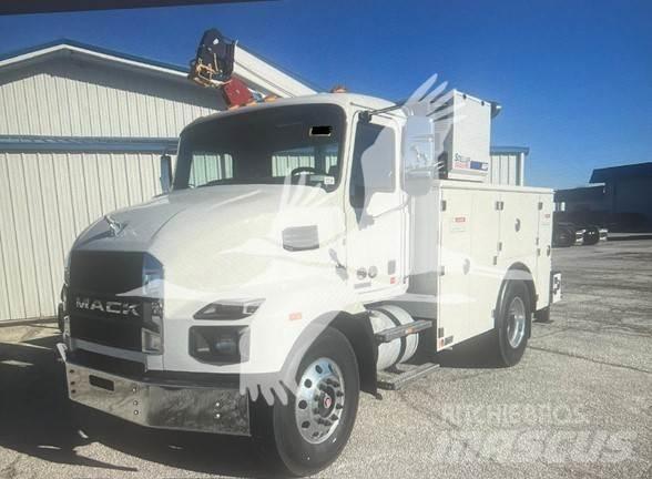 Mack MD7 Construction - Others