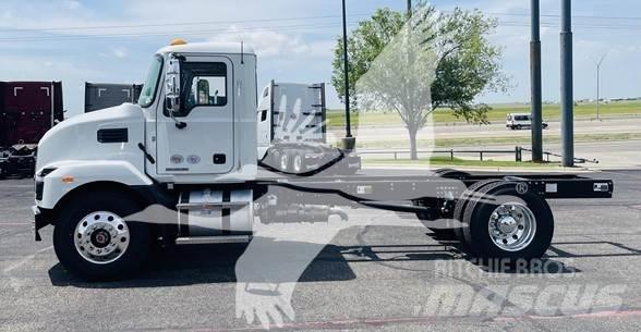 Mack MD7 Chassis Cab trucks