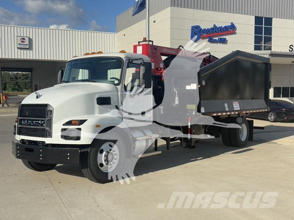 Mack MD7 Construction - Others