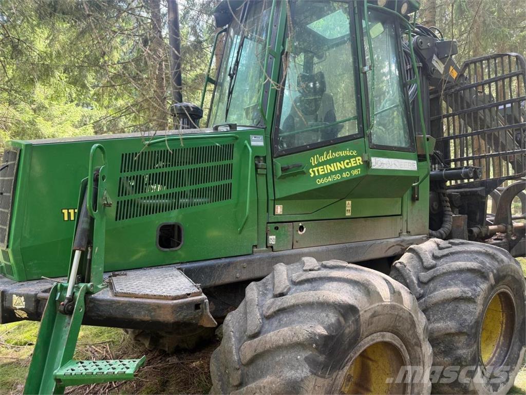 John Deere 1110 D Forwarders