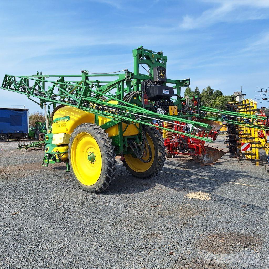John Deere 732 Trailed sprayers