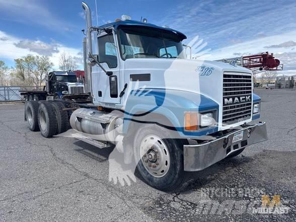 Mack CH613 Tractor Units
