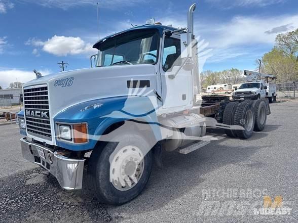 Mack CH613 Tractor Units