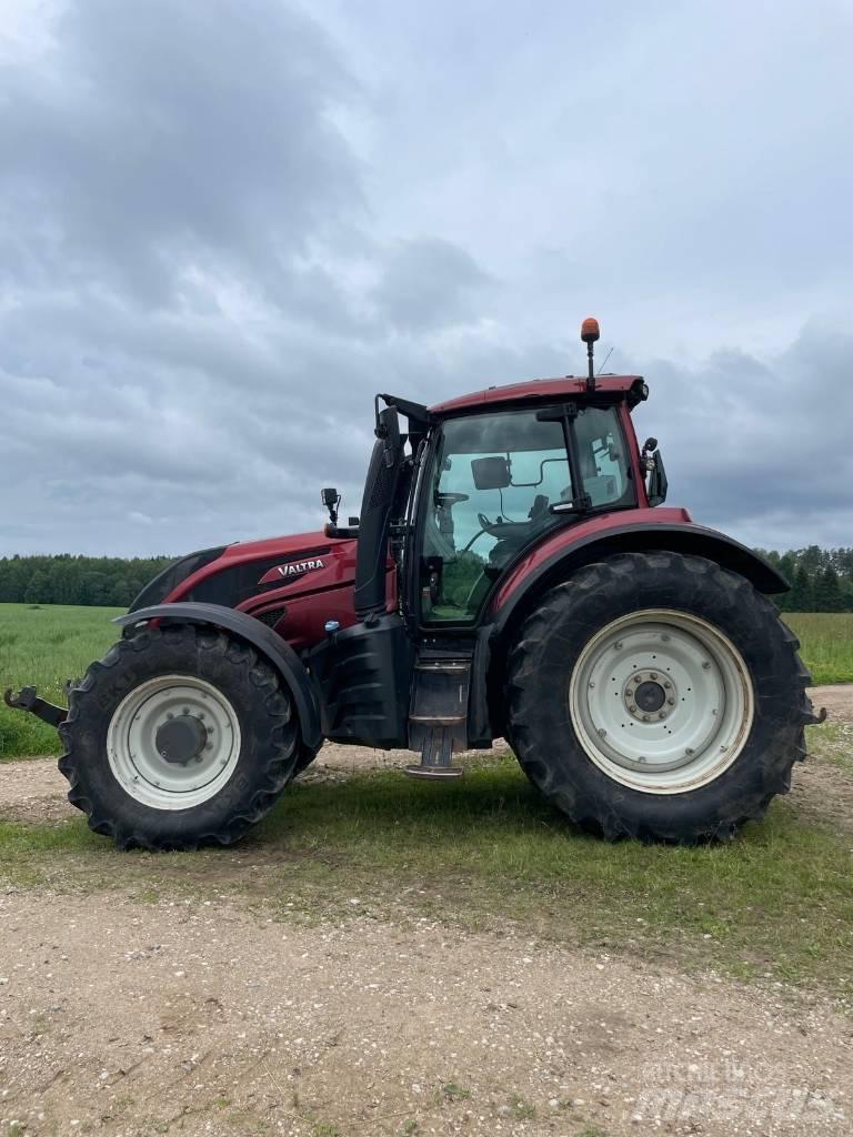 Valtra T 234 V Tractors