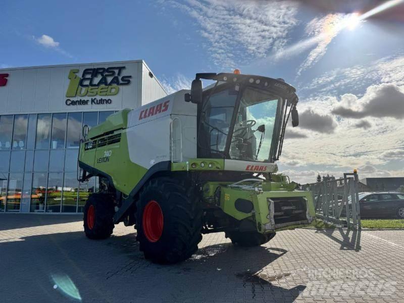 CLAAS LEXION 740 Combine harvesters