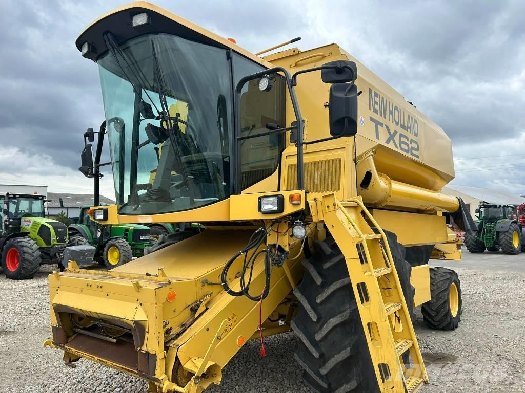 New Holland TX 62 Combine harvesters
