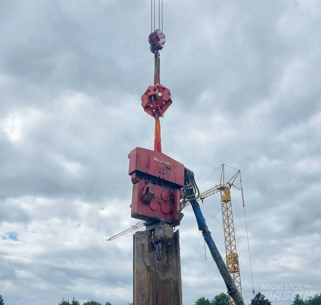  FVD 250 Vibratory pile drivers