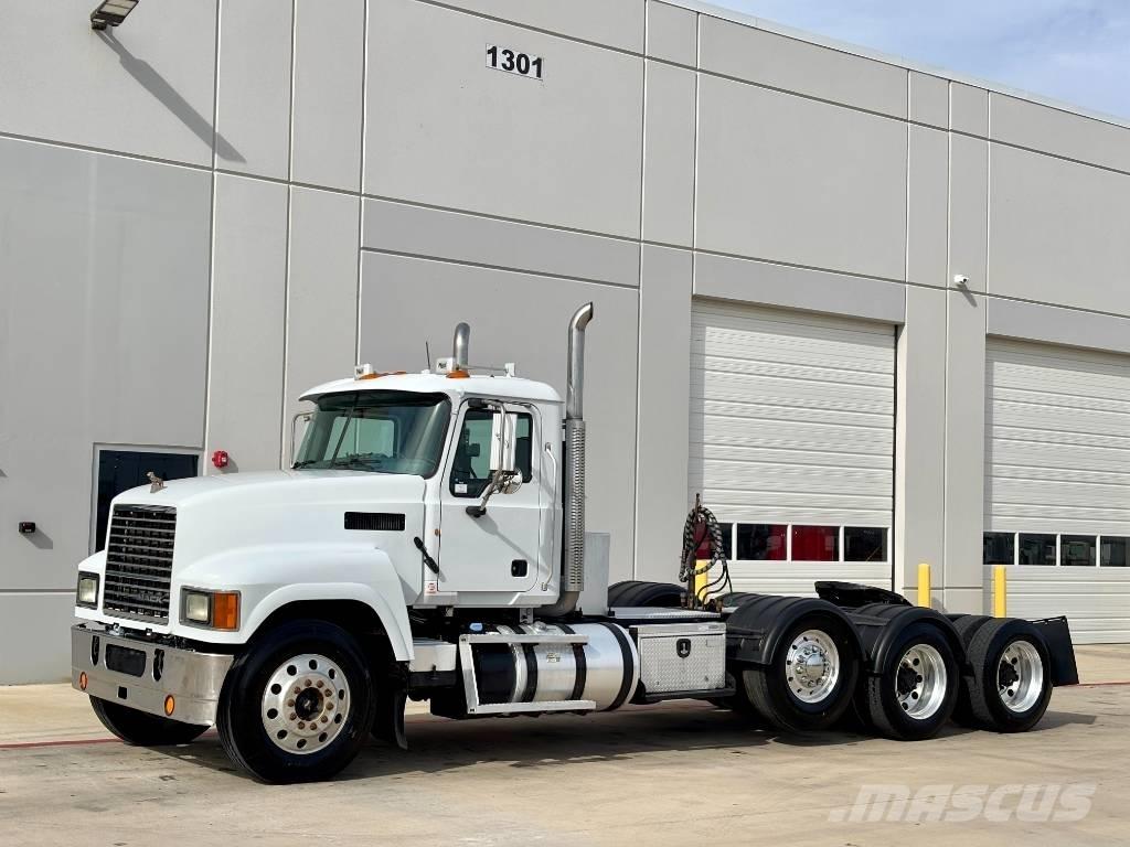 Mack CHU 613 Tractor Units