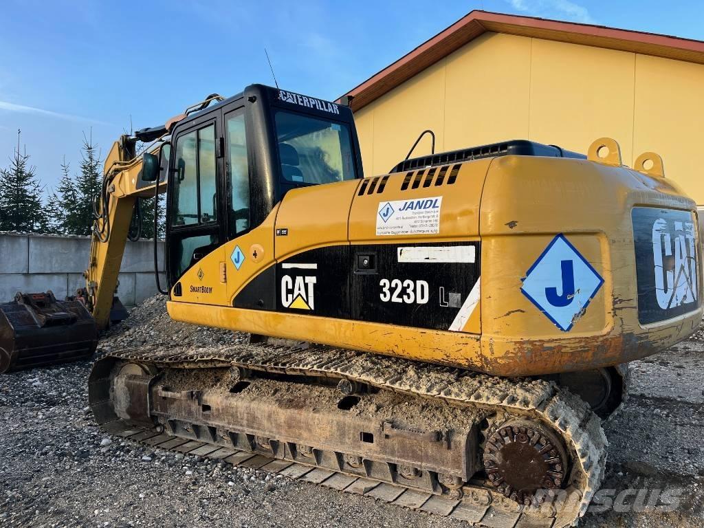 CAT 323 D L Crawler excavators