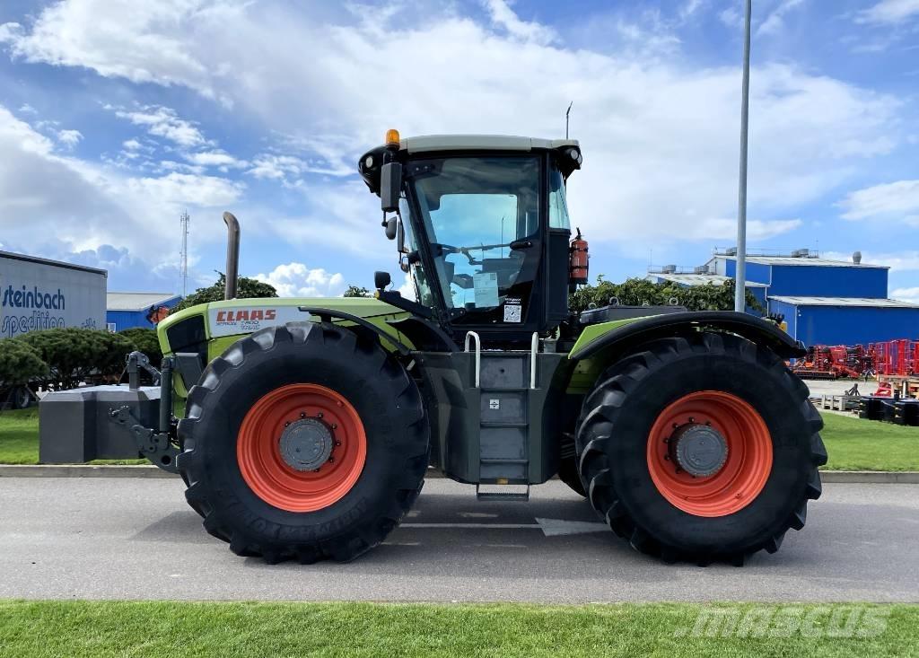 CLAAS Xerion 3800 Tractors