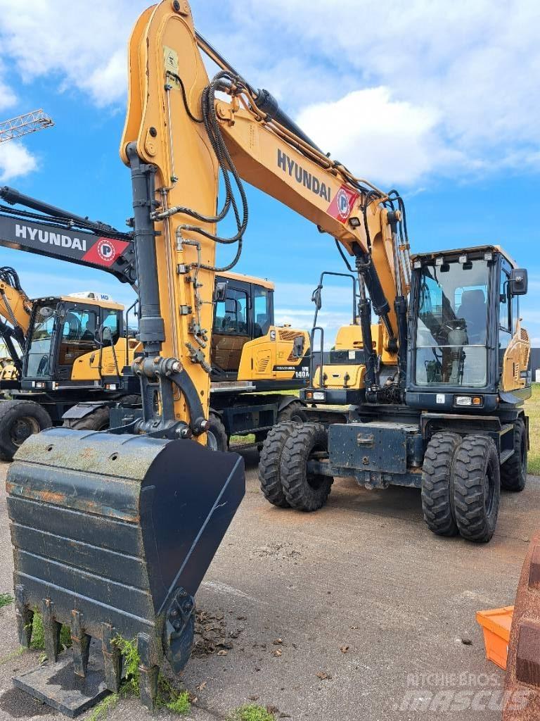 Hyundai HW140 Wheeled excavators