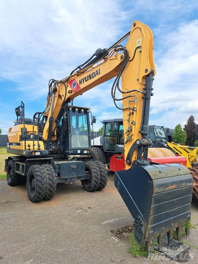 Hyundai HW140 Wheeled excavators