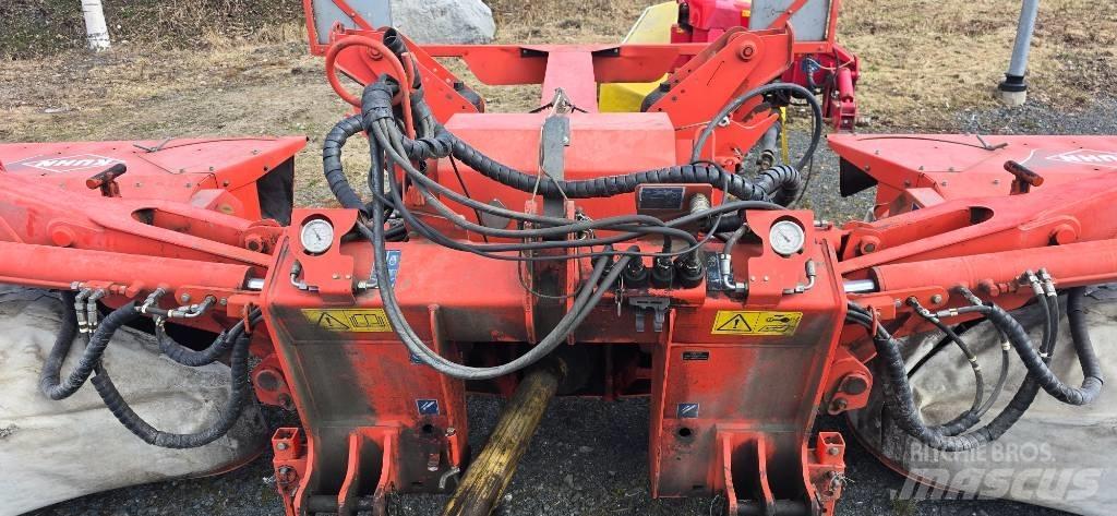 Kuhn FC 883 Mower-conditioners