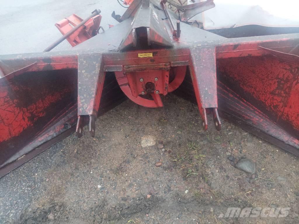 Esko 240 Snow throwers